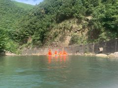 -安吉龙王山峡谷漂流