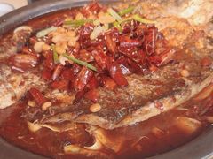 -鸣记脆皮烤鱼·海鲜烤鱼(三八广场店)
