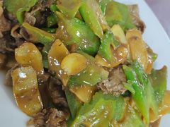苦瓜炒牛肉-九和鸿禧饭店