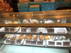 面包甜点陈列柜-国际饭店·帆声西饼屋(黄河路店)