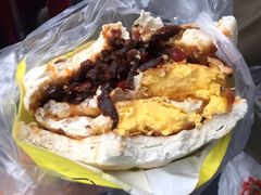 蛋黄夹馍顶配版-老金家蛋菜夹馍(西安总店)