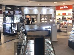-日上免税店(三径路t3店)