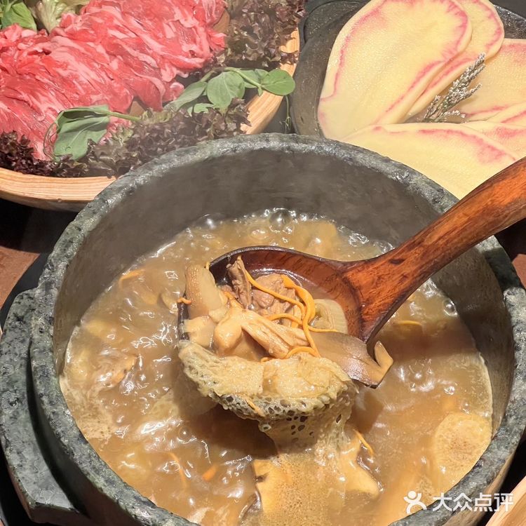 在广州。。。满是春天的火锅。。。