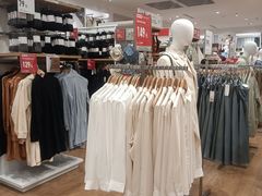 店内环境-优衣库(东莞东城万达广场店)