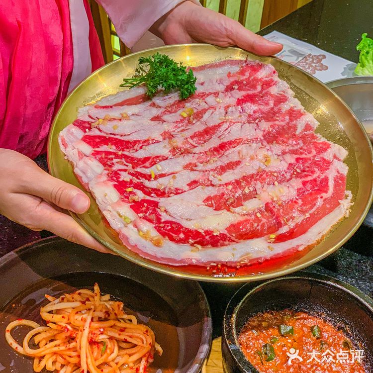 好吃正宗的韩式烤肉,还有韩服换装‼️