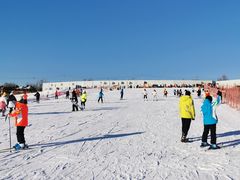 -华彬猛犸滑雪场