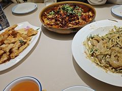 -老码头黑皮肘子锅包肉(赣水路店)