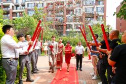 -禕·愫白婚纱商店