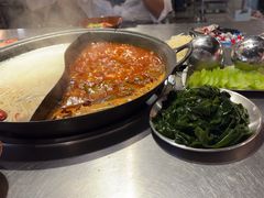 -鹿鸣山草本茶香火锅(园西路店)