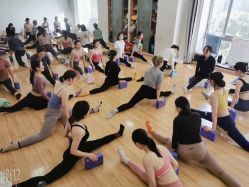 -亚太瑜伽普拉提学院