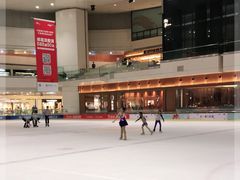 -冰纷万象滑冰场(深圳万象城店)