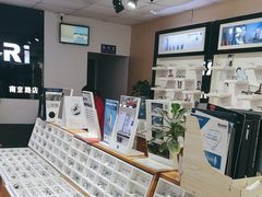 -MiRi眼镜·蔡司·星趣控·尼康控优点视觉合作店(南京东路店)