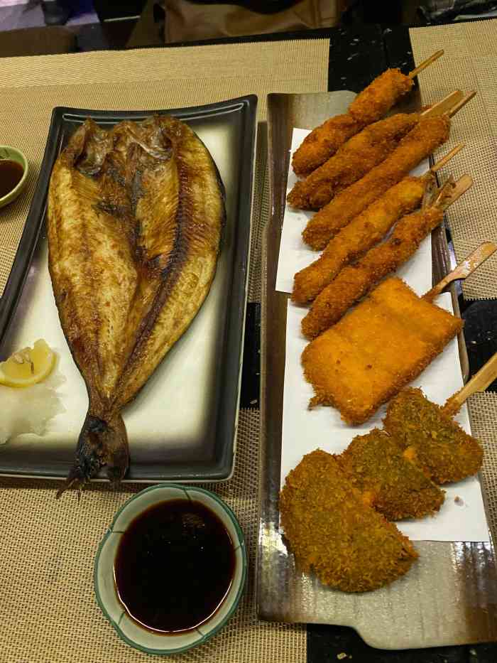 看了孤獨的美食家五郎滿大街找鰻魚飯然後就很想吃鰻魚飯在天山附近看