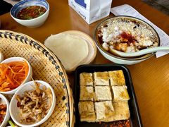 青岩糕粑稀饭-包整·丝娃娃(一览甲秀楼风景店)