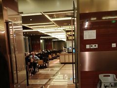 -大中华希尔顿酒店-念自助餐·嗨啤·小龙虾