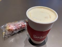 白柚红果丝绒拿铁-Seesaw Coffee(苏州中心店)