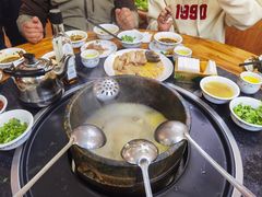 -南渝食府.墨脱石锅松茸鸡