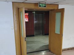-荒岛实景沉浸密室(江汉路1店)