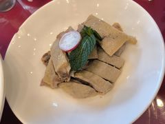 -侬佳蒸菜馆(听潮店)