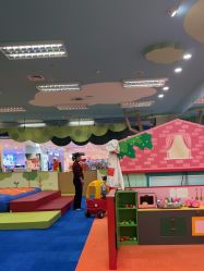 -莫莉幻想儿童乐园(武汉经开永旺店)