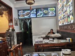 大堂-临街徽菜馆·正宗黄山味
