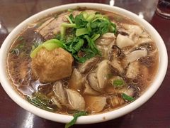焖肉双菇面-三两春(浦三路店)