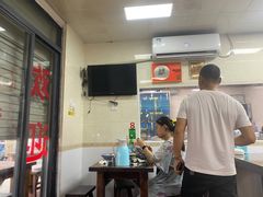 -亚忠小吃店(曾厝垵店)