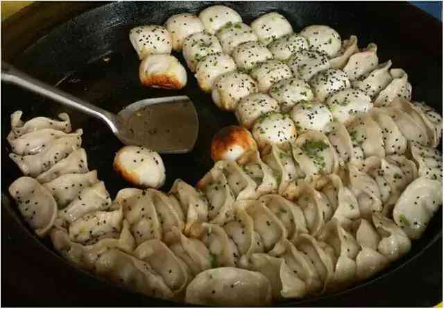 吴江路生煎锅贴-"早餐蛮丰盛的,老板人也很好,毕竟就在小区.