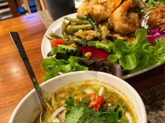 -Chom Cafe and Restaurant