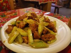 黄瓜拌油条-闯关东东北农家菜(崂山石老人店)