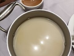 -红鼎豆捞·非遗鲍皇汤火锅(宝丰路店)