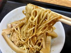 -松树干拌面店