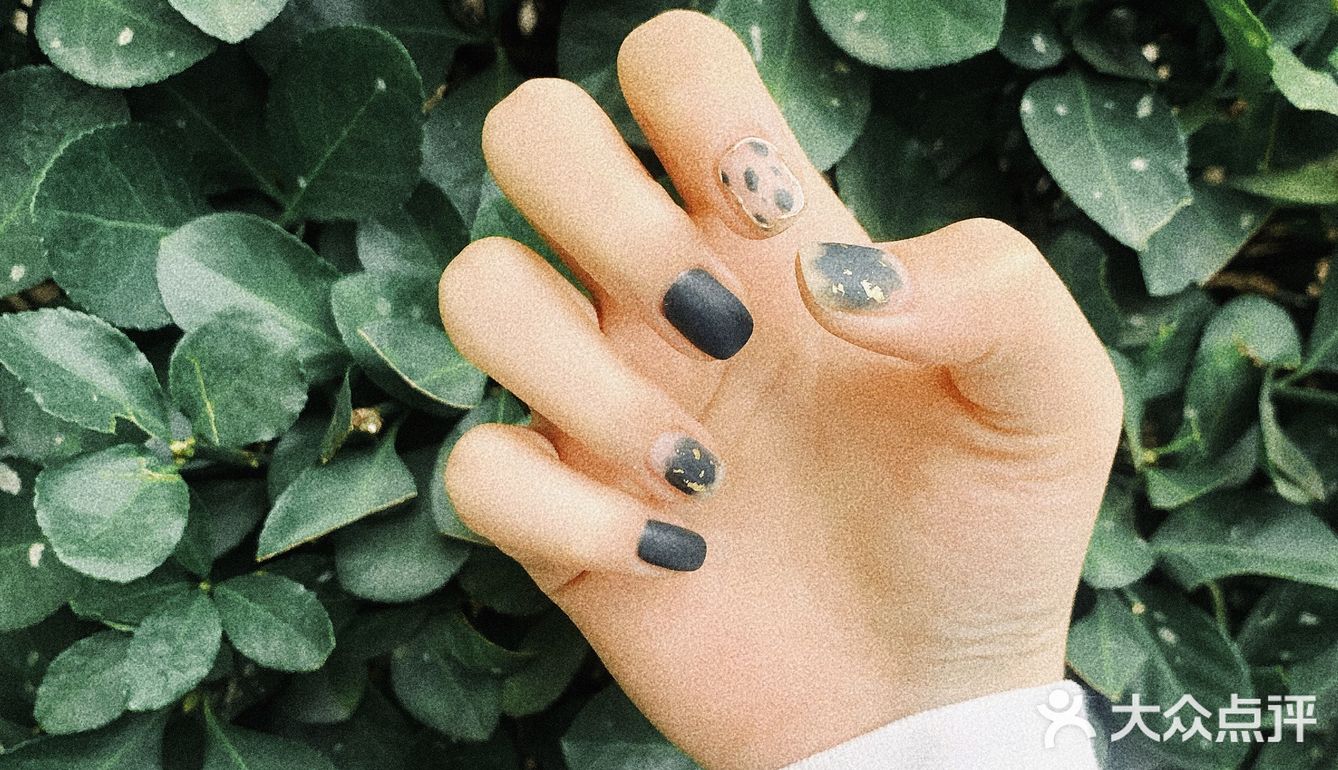 郑州探店｜让人很难不爱的小鬼美睫美甲店💅