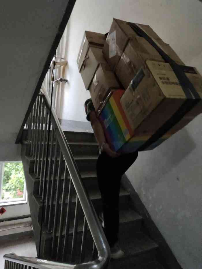 要拆迁杂物比较多有易碎的师傅们就单独搬一趟多走了好多趟辛苦了赞