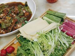 -一口猪海鲜浑锅·东北家常菜