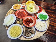 -老街称盘麻辣烫(东方新天地店)