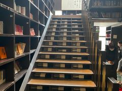 -钟书阁(松江泰晤士小镇店)