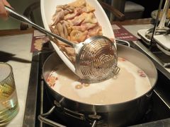 -尚尚仙·酸汤猪手·猪肚鸡火锅(华联万柳购物中心店)