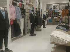 -优衣库(洛阳中州万达广场店)