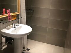 -布丁严选酒店(杭州武林西湖文化广场地铁站店)