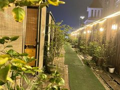 -冰冰龙虾·江湖菜·花园江景餐厅