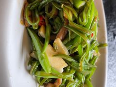 -河畔春天时尚餐厅