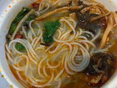-丽丽三鲜螺蛳粉(田林路店)