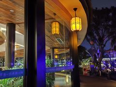 -茅草房·河畔园林火锅