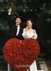 -雪中彩影婚纱摄影·微光艺术中心