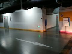 -新世界新丸中心-地下停车场