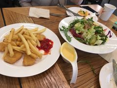 -汽车博物馆主题餐厅