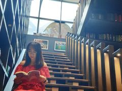 -钟书阁(松江泰晤士小镇店)