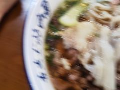 -裕新楼粉面馆·石磨手工粉(四方坪店)