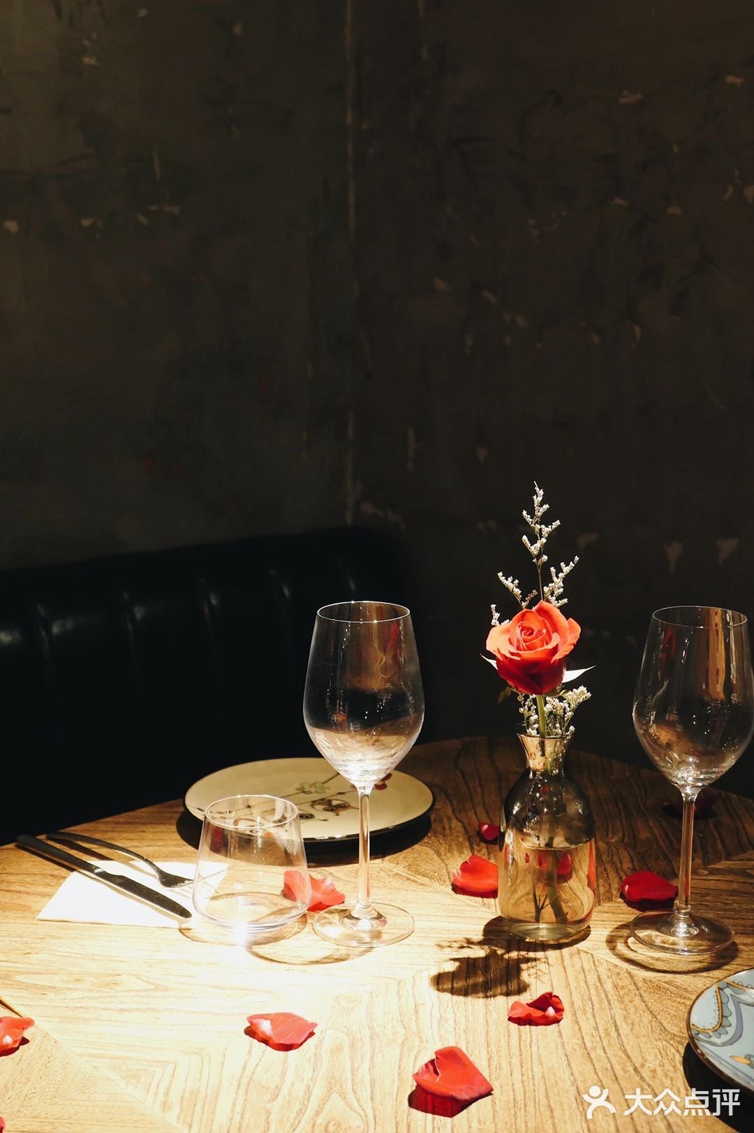 五角场小情侣圣诞约会好去处，先吃个牛排吧